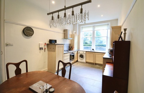North West Apartment | Period Deco flat in west end