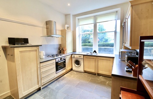 North West Apartment | Period Deco flat in west end