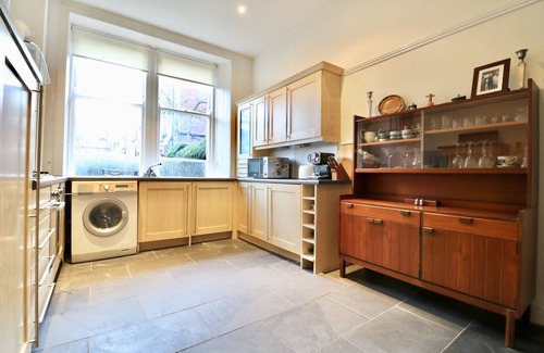 North West Apartment | Period Deco flat in west end