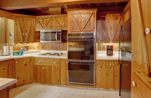 Vallecito Cabin | Pet-Friendly Bayfield Cabin w/Game Room & Hot Tub
