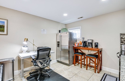Colesville Condo | Pet-Friendly DC Area Condo w/Yard!
