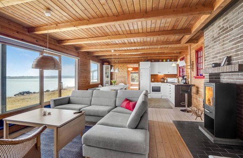 Ronbjerg House | Pet friendly home in Nykøbing M