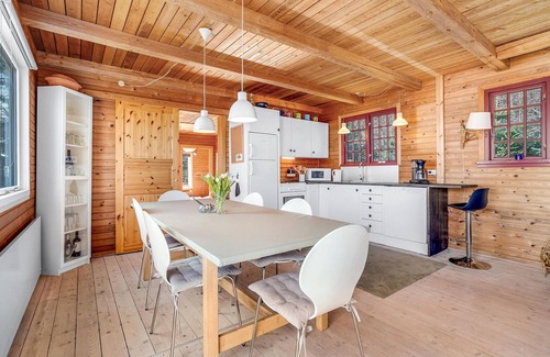 Ronbjerg House | Pet friendly home in Nykøbing M