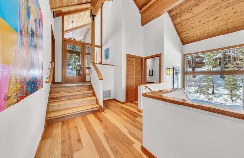 Alpine Meadows House | Pet-Friendly Home, Deck, 1 Mile to Alpine Meadows