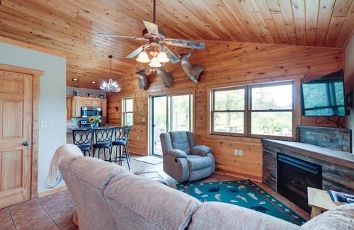 Iron River House | Pet-Friendly Iron River Cabin with Fire Pit!