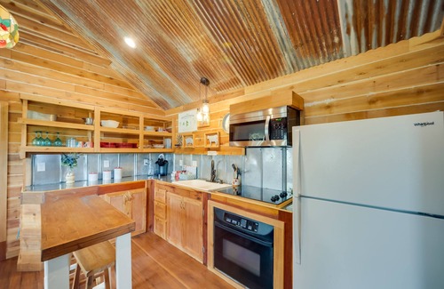 Kerrville Cabin | Pet-Friendly Kerrville Vacation Rental Farmhouse
