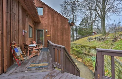 Vernon House | Pet-Friendly Townhome with Community Hot Tub!