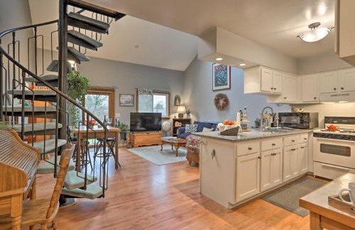 Vernon House | Pet-Friendly Townhome with Community Hot Tub!