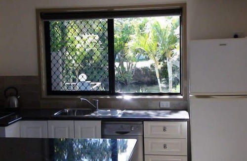 Labrador Apartment | pet friendly water front 1 x bed apartment