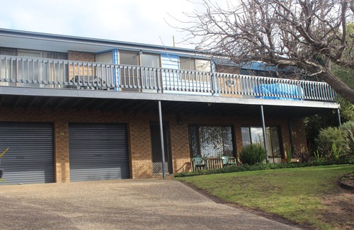 Pambula Beach House | Pete's Place- Sea views- Family friendly- Short walk to the beach.
