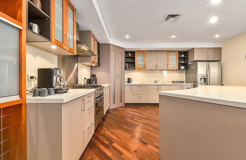 Launceston CBD Apartment | Peter Mills Apartment No 1