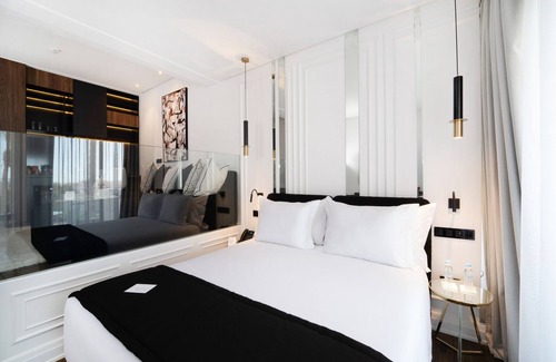 Swiss City Hotel | Petit Palace Suites Hotel