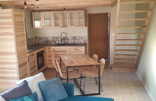 Eygalieres House | Petite Maison DE Charme AU Milieu DES Champs A 2 MIN DU Village