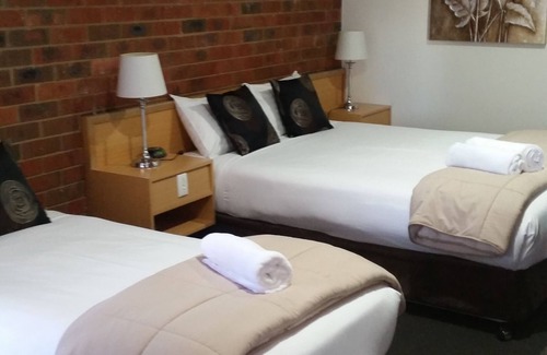 Echuca Hotel | Pevensey Motor Lodge