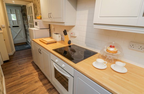 Ainthorpe Cottage | PHEASANT COTTAGE, character holiday cottage, with open fire in Danby