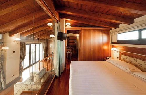 Correggio Hotel | Phi Hotel dei Medaglioni