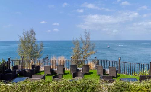 Ko Phi Phi Resort | Phi Phi Holiday Resort, Leam Tong Beach