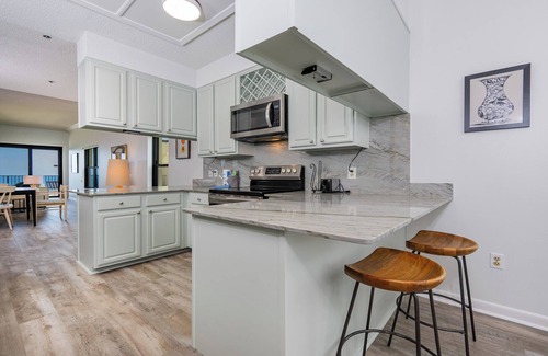 Orange Beach Condo | Phoenix II 2151 – Your Penthouse Getaway!