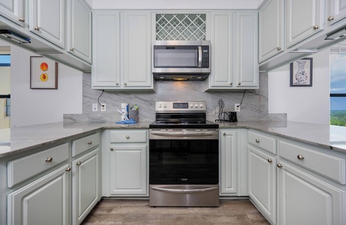 Orange Beach Condo | Phoenix II 2151 – Your Penthouse Getaway!