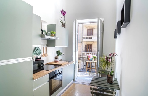 Corso dei Mille - Sant'Erasmo House | Picciridda Rooms - Comode Camere Matrimoniali con Cucina in Comune