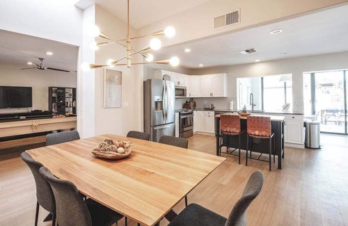 Avant House | Pickleball~Heated Pool~Spa~Basketball Court