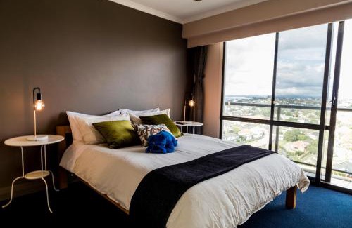 Takapuna Apartment | Picture Perfect Hotel Living