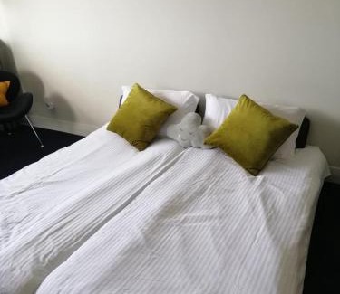 Takapuna Apartment | Picture Perfect Hotel Living