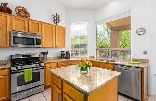 Carriage Trails House | Picturesque SW Desert Living, Very Private Pool, Hot Tub & Cruiser Bicycles
