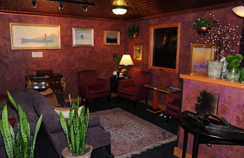 College Hotel | Pike's Waterfront Lodge