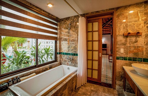Thuy Xuan Hotel | Pilgrimage Village Hue