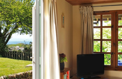 Boscastle Cabin | Pine Cabin With Great Sea Views In Peaceful Location