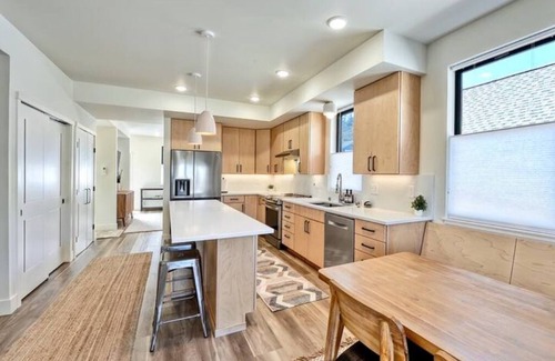 Fairhaven House | Pine guest suite in Fairhaven