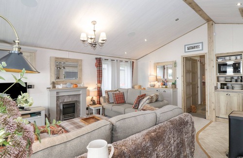 Yealand Conyers Cottage | PINE LAKE VIEW, pet friendly, luxury holiday cottage in Carnforth