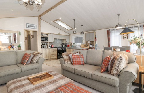 Yealand Conyers Cottage | PINE LAKE VIEW, pet friendly, luxury holiday cottage in Carnforth