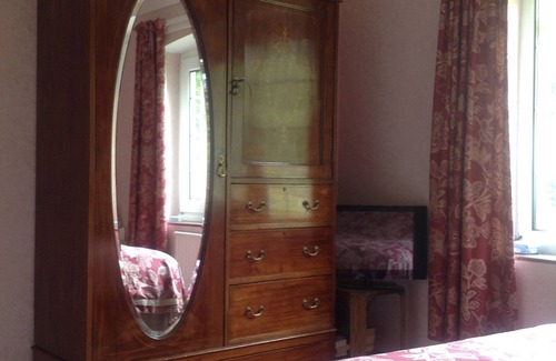 Thornton Curtis Bed & Breakfast | Pine Lodge Bed & Breakfast