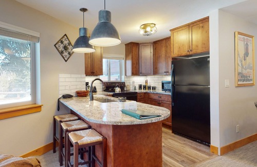 Four O'Clock Resort | Pine Ridge Condominiums