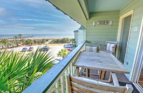 Isle of Palms Apartment | Pineapple Palms at the Sea Cabins