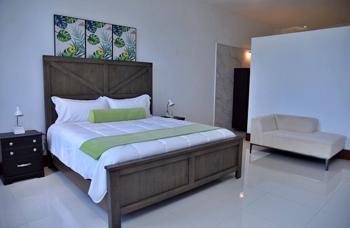Montego Bay Resort | Pineapple Vista Resort