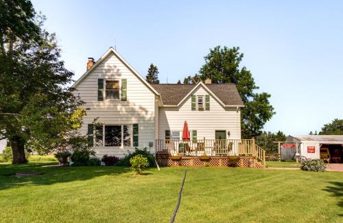 Sanborn House | Pioneer-Era Retreat in Sanborn with Museum Access