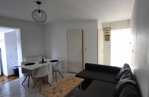 Auxonne Apartment | "plain-pied Charmant 56m²: Prox. Centre-ville, Cuisine Équipée - Idéal 7 Pers."