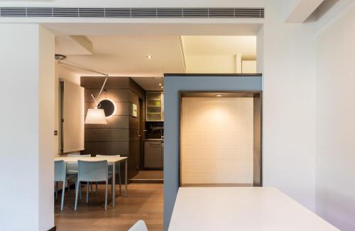 Plaka Apartment | Plaka Stylish 1 Bed Apartment on Cathedral Sq - CM1