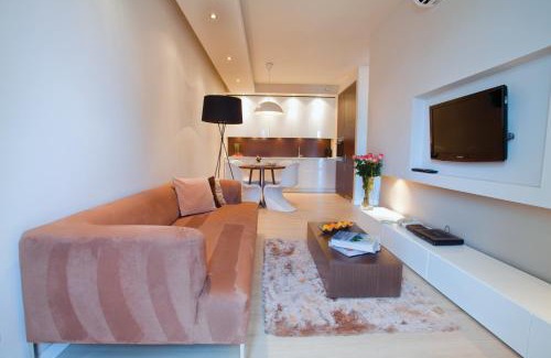 Mirow Apartment | Platinum Residence