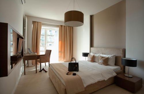 Mirow Apartment | Platinum Residence