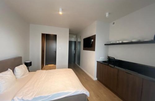 Mirow Apartment | Platinum Residence
