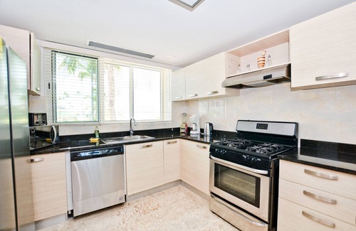 El Cortecito Condo | Playa Turquesa I-202 Premier Beachfront Ocean View 85 mbps wifi
