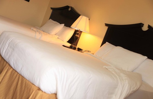 Claydesta Plaza Hotel | Plaza Inn