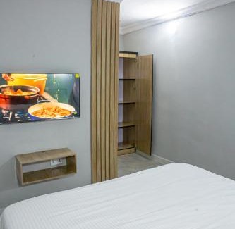 Surulere Apartment | Plot 100
