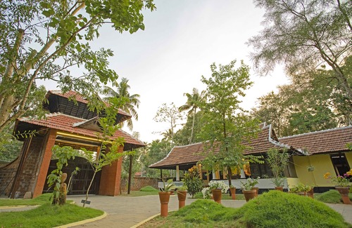 Kodungallur Hotel | Pna Resort