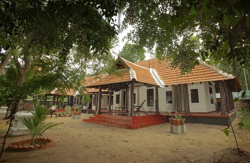 Kodungallur Hotel | Pna Resort