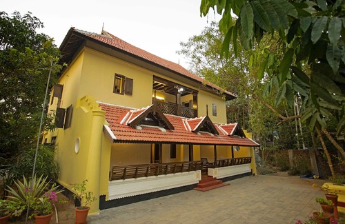 Kodungallur Hotel | Pna Resort